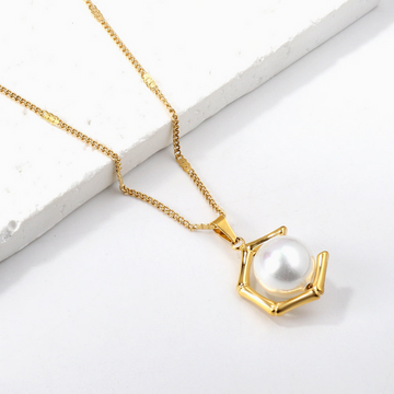 White Pearl Pendant Necklace